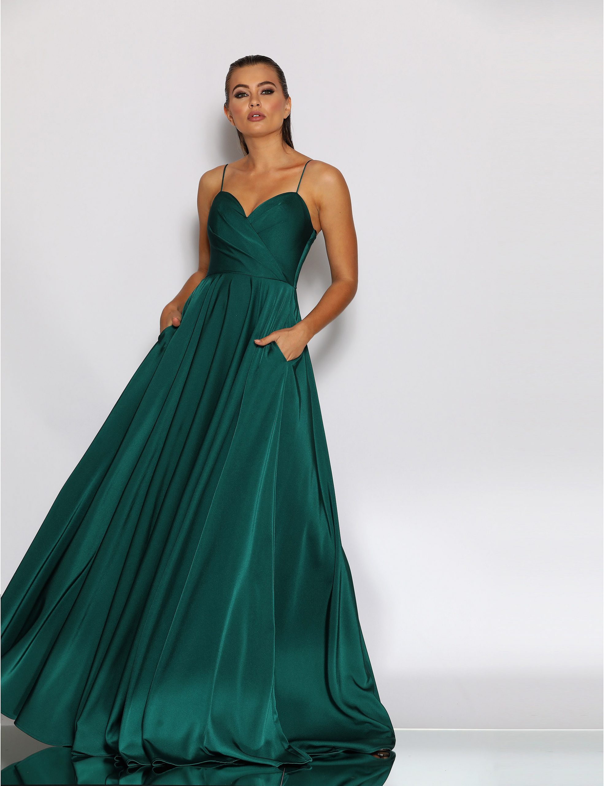 jadore jx2103, stretch fabric, circle skirt, red size 6 jadore jx2103, stretch fabric, circle skirt, red size 6